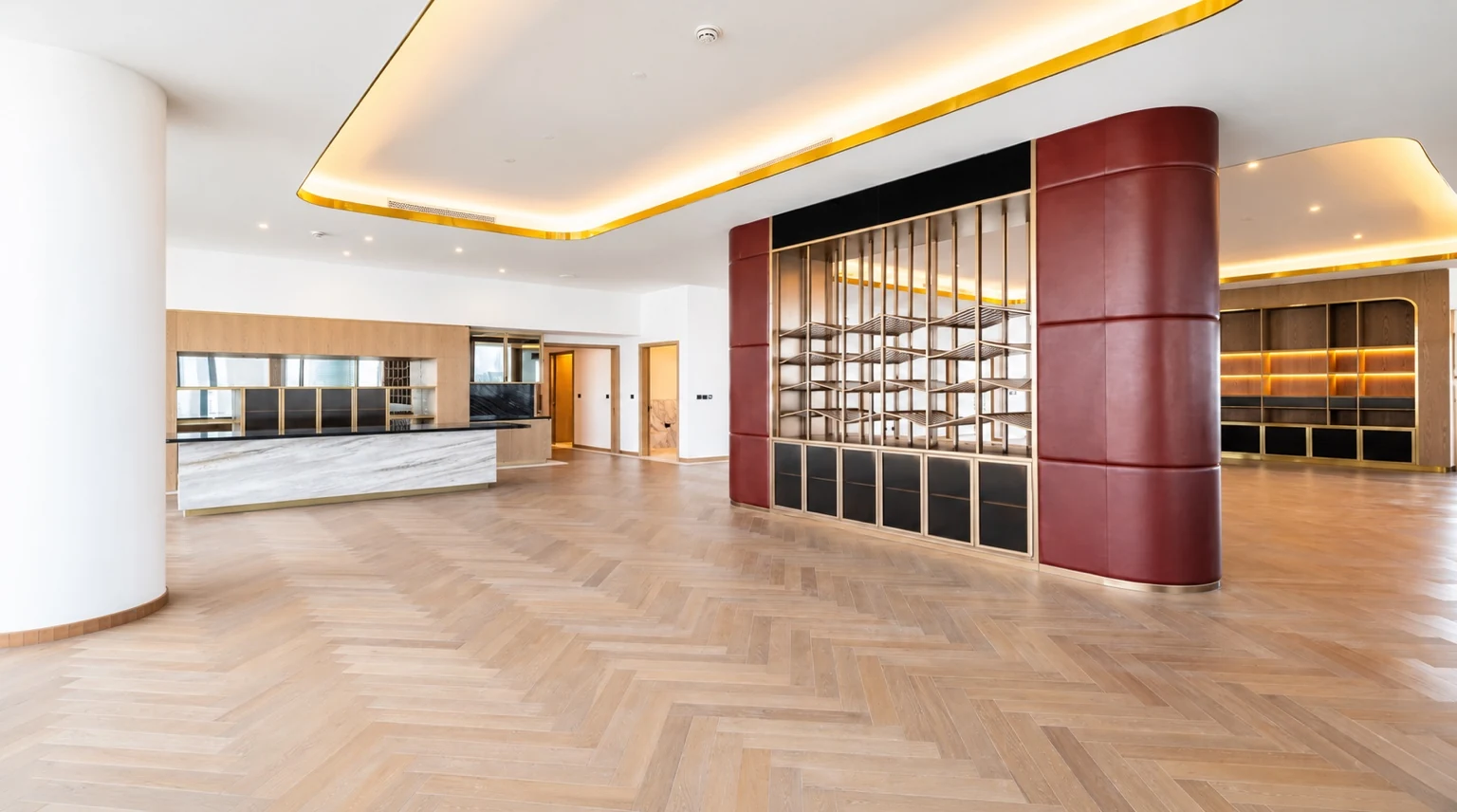 Full-floor penthouse additional living space