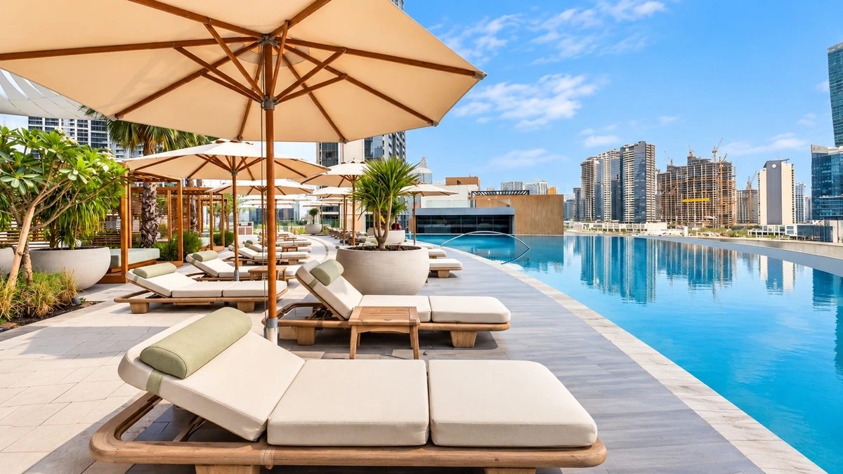 Jumeirah Living Business Bay — Infinity Swimming Pool