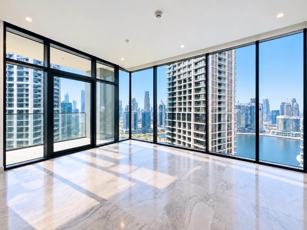 Peninsula Five — Canal & Skyline Views